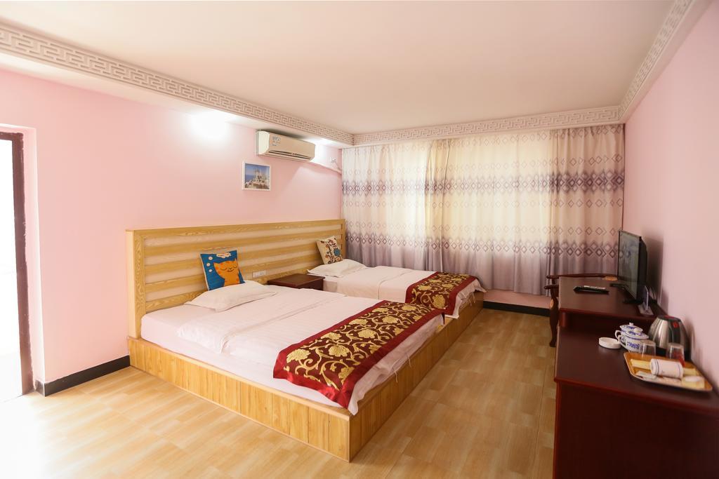 Fawlty Towers Hotel Yangshuo Buitenkant foto